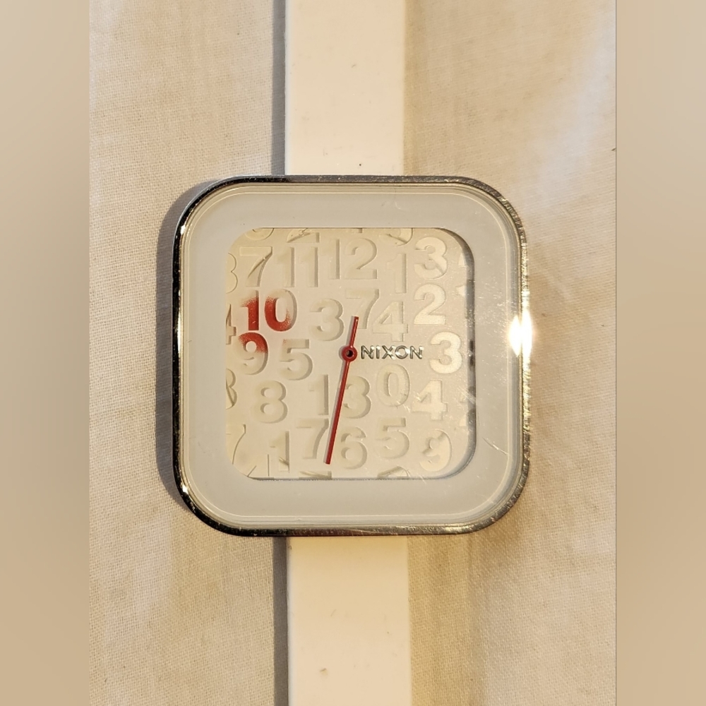 Nixon watch